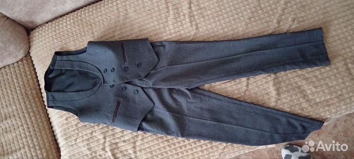 Школьный костюм для мальчика 134 серый