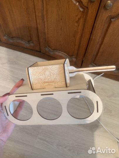 Деревянный танк для пива и закусок