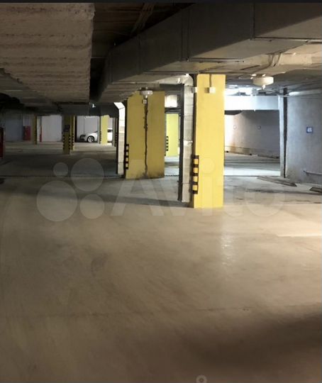 Машиноместо, 14 м²