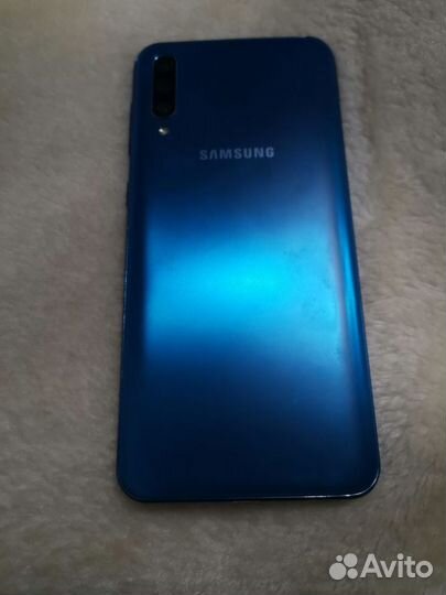 Samsung Galaxy A50, 4/64 ГБ