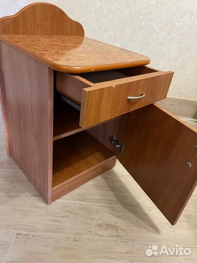 Тумба прикроватная, в отличном состоянии