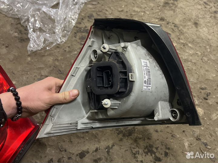 Задний фонарь Фольксваген гольф 5 правый и левый