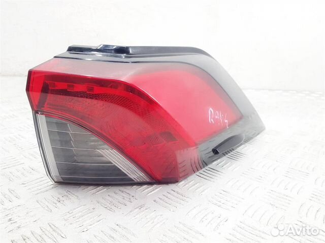 8155042230 Фонарь задний правый Toyota RAV4
