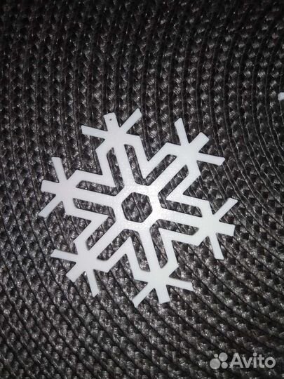 Снежинки украшение
