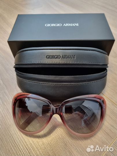 Солнцезащитные очки Giorgio Armani