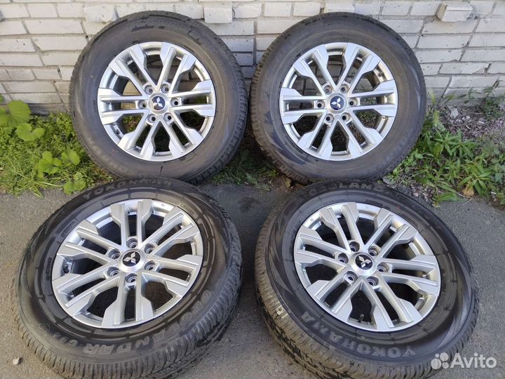 Mitsubishi Pajero Sport R18