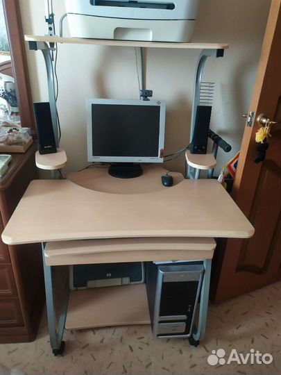 Компьютерный стол