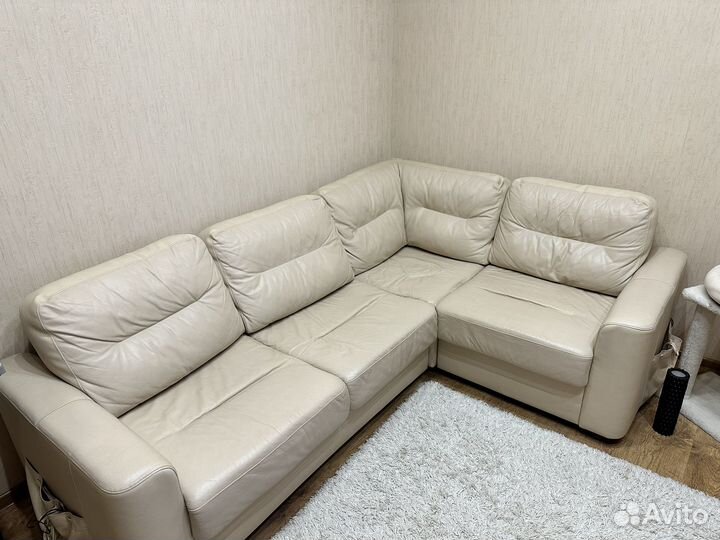 Кожаный диван б/у