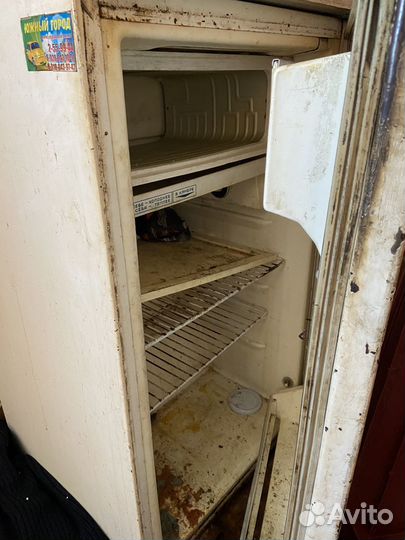 Холодильник бу смоленск маленький