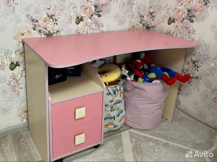 Парта с тумбочкой, цвет розовый