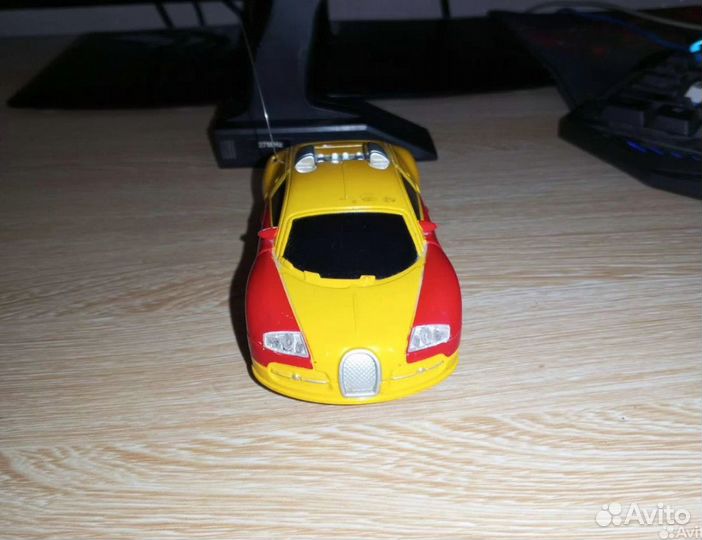 Машинка на радиоуправлении (игрушка)