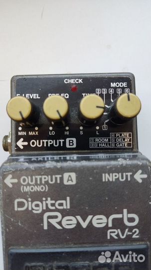Педаль эффектов Boss Digital Reverb RV-2