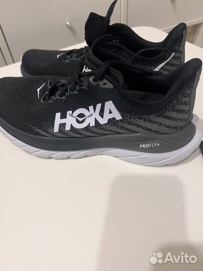 Беговые кроссовки hoka