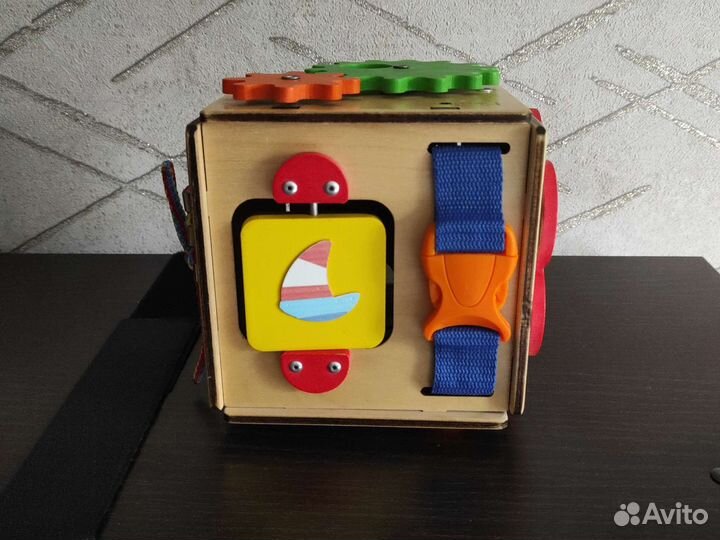 Пирамидка, бизиборд