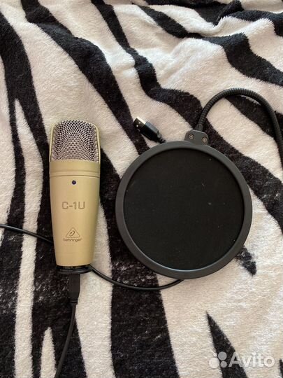 Студийный микрофон behringer C-1U