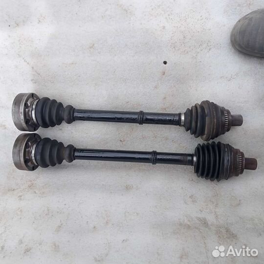 Привод левый и правый на Ауди 100 с3 44к. дв.2,3