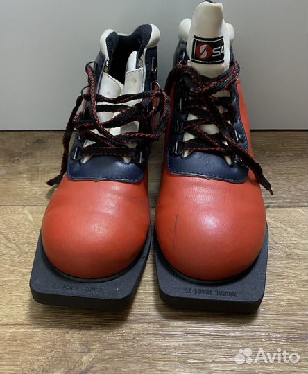 Лыжные ботинки