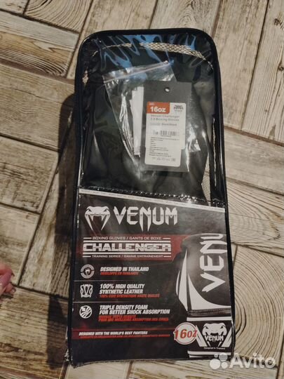 Боксерские перчатки 16 унций Venum