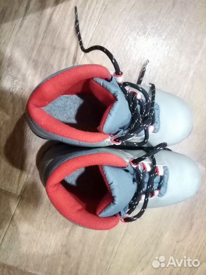 Лыжные ботинки