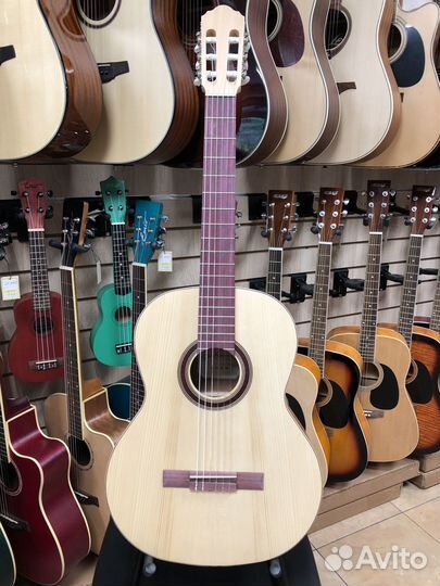 Классическая гитара Kremona S65S+чехол