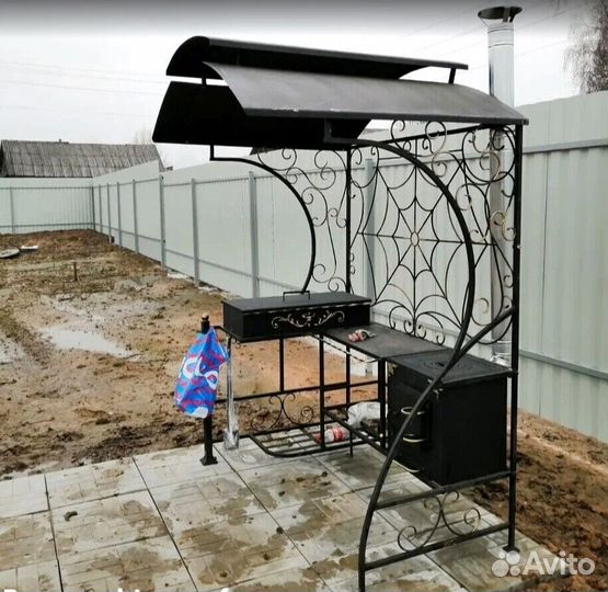 Мангал с крышей