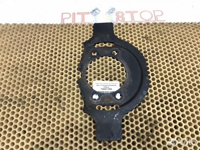 Щит опорный передний левый Nissan Teana (J32) 200