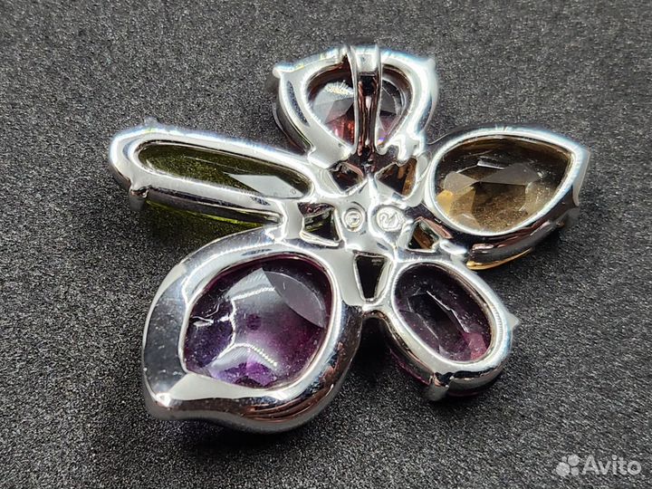 Кулон Swarovski в виде цветка