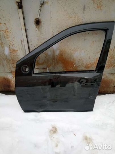 Дверь renault logan