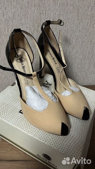 Босоножки женские 39 размер