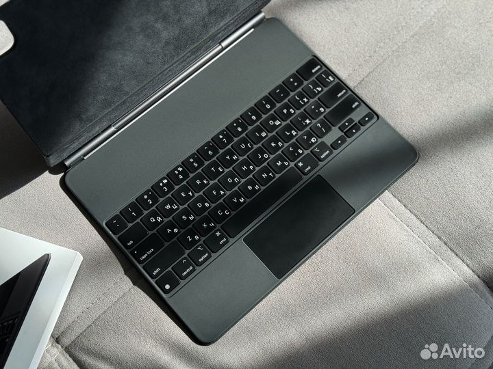 Apple Magic Keyboard для iPad Pro 11