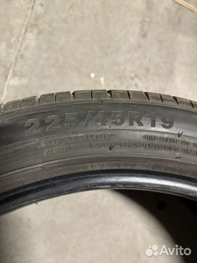 Triangle Sportex TSH11 225/45 R19 96Y