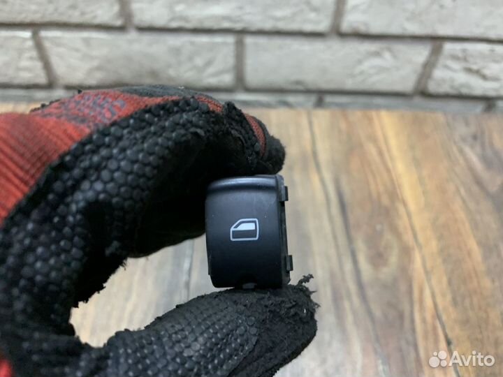 Audi Q7 (4L) Кнопка стеклоподъемника
