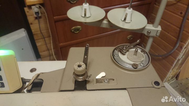 Профессиональная швейная машина автомат