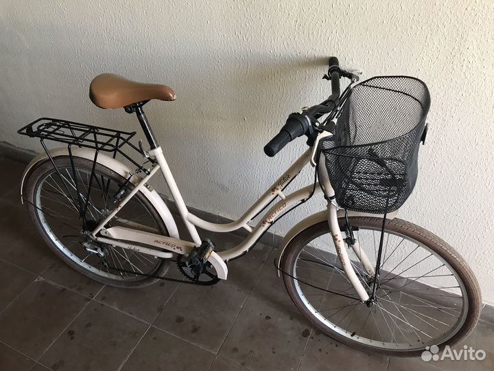 Велосипед взрослый женский с корзиной