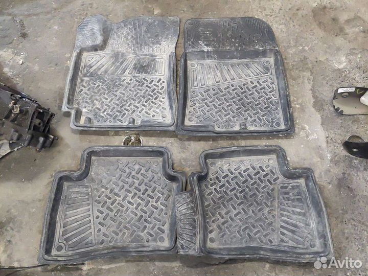 Коврик резиновый Kia Rio 3