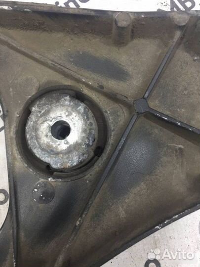 Кронштейн редуктора моста задний Mercedes-Benz