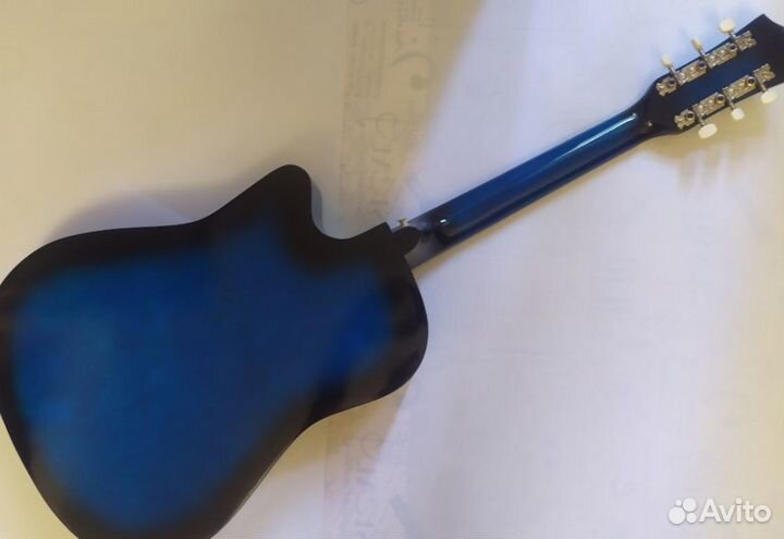 Акустическая гитара