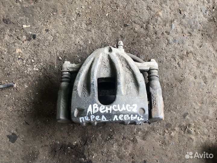 Toyota avensis 2 Суппорт