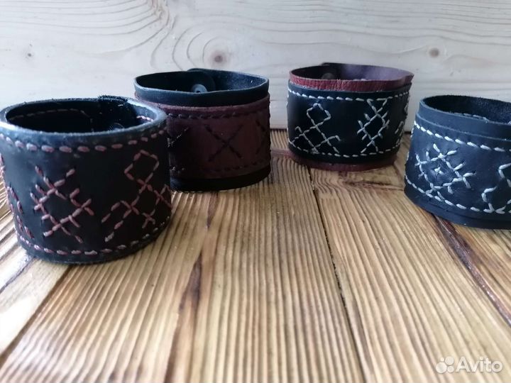 Кожаный браслет