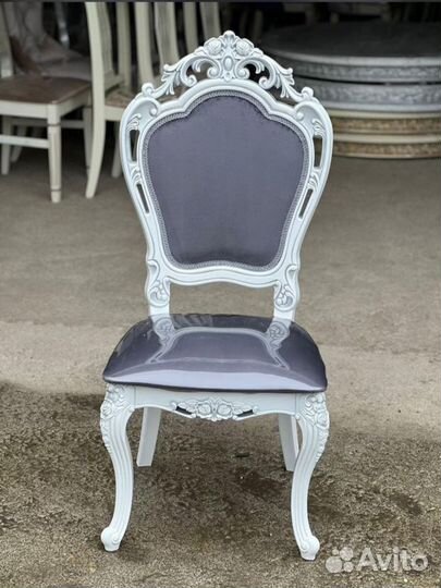 Кухонный стол и стулья