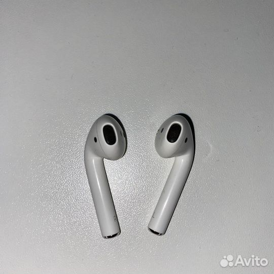 Беспроводные наушники apple airpods 1