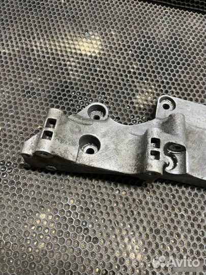 Кронштейн Volkswagen Bora 1998-2005