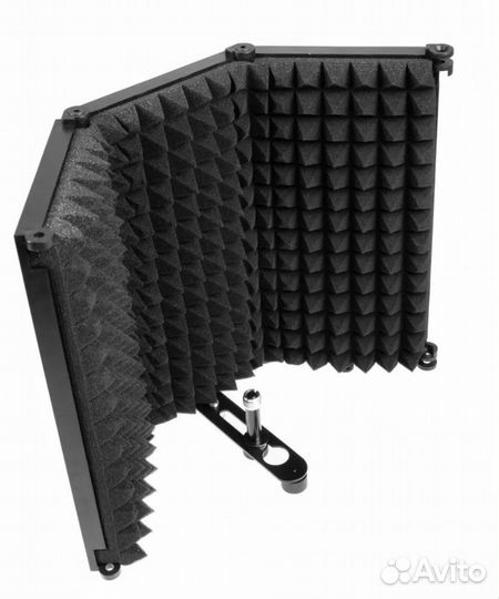 Focusrite Scarlett Solo 3rd, akg P220,акуст. экран