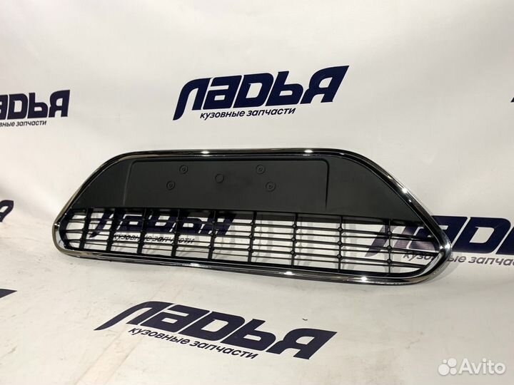 Решетка бампера Ford Focus 2(08-11) хром