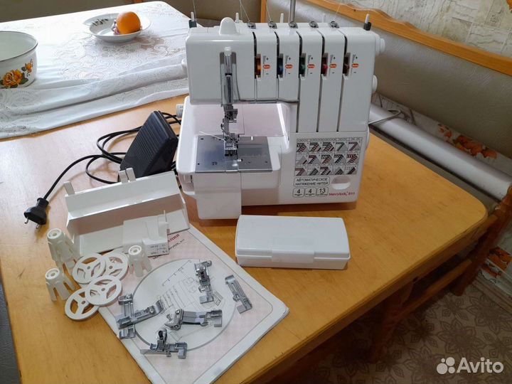 Коверлок merrylock