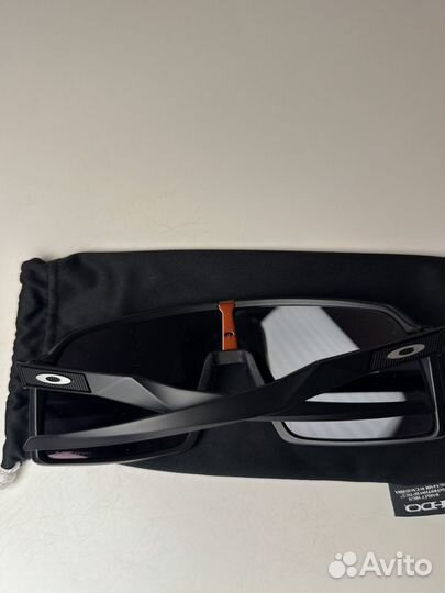 Солнцезащитные очки oakley sutro