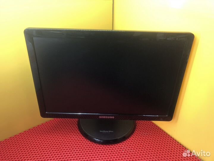 Z.7734 Монитор Samsung 961BW