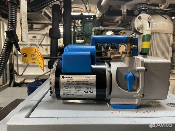 Вакуумный насос для кондиционеров Robinair 15401