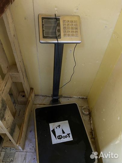 Весы напольные электронные до 300кг