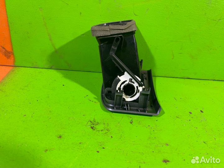 Дефлектор в торпедо левый Skoda Roomster 1.4 BXW